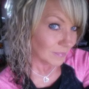 Meet your Posher, Dee